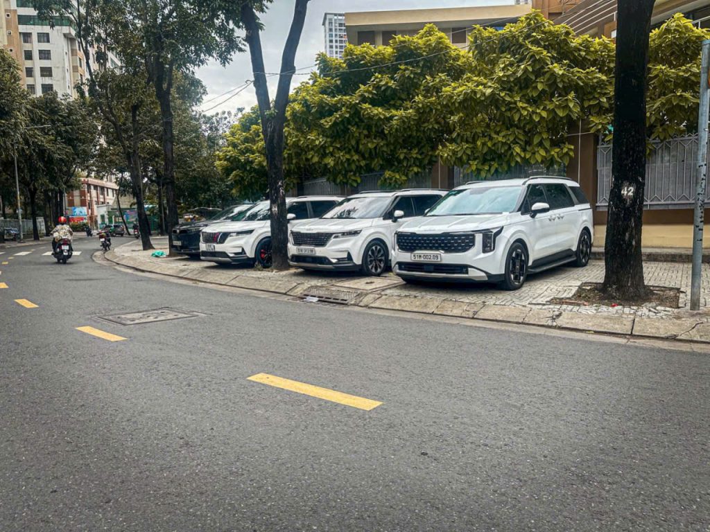 Dịch vụ cho thuê Kia Carnival – Xe gia đình sang trọng, rộng rãi
